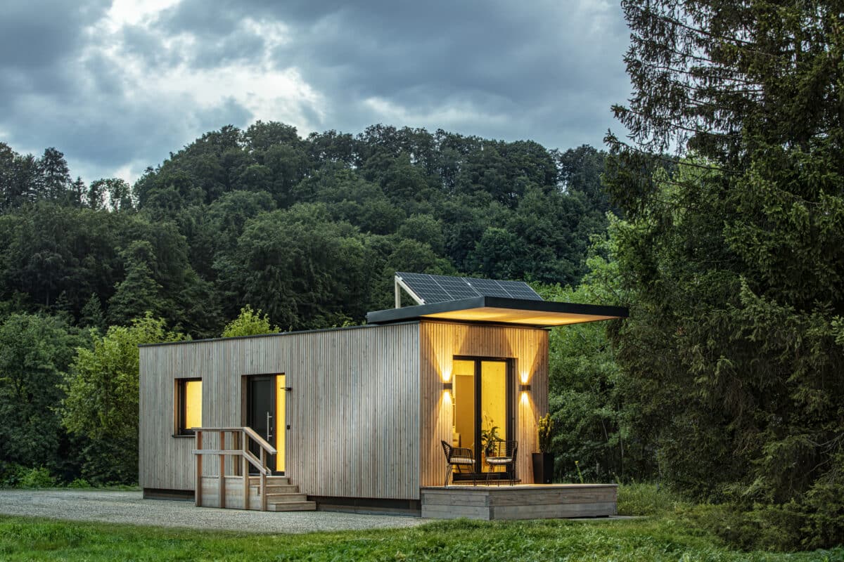 Tiny House Musterhaus auf wenig Platz mit kleinem Ökologischen Fußabdruck